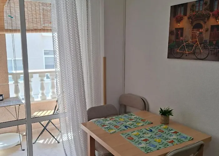 Comfortable 500 Meters From The Sea * تورّيفيِخا
